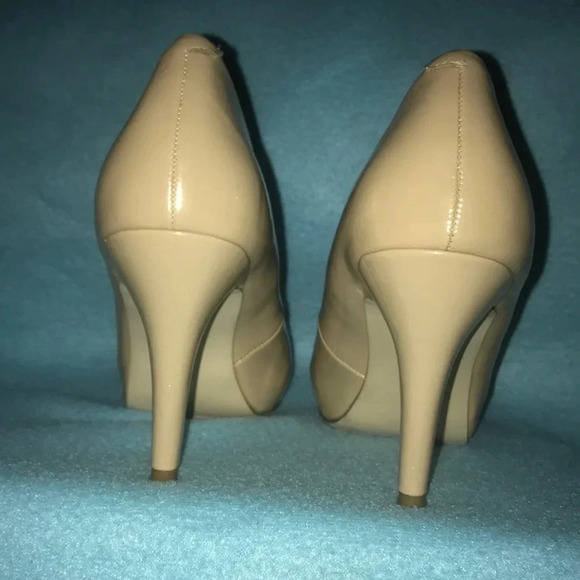 MADDEN GIRL “Getta” Nude vegan patten leather square closed toed heels SZ 7 - Picture 4 of 11